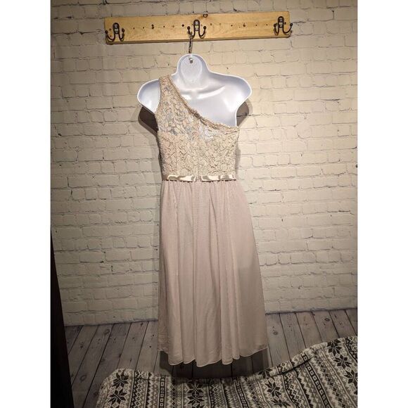 David's bridal one shoulder fit and flare dress 4* - Picture 3 of 4